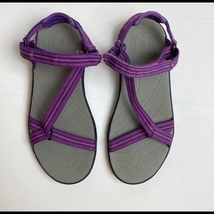 Teva Girl’s Zirra Water Friendly Hiking Sandals